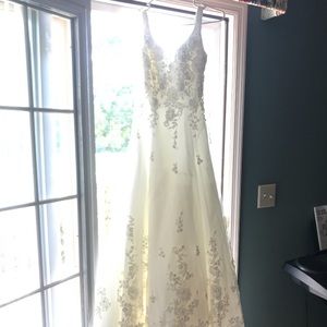 Wedding dress